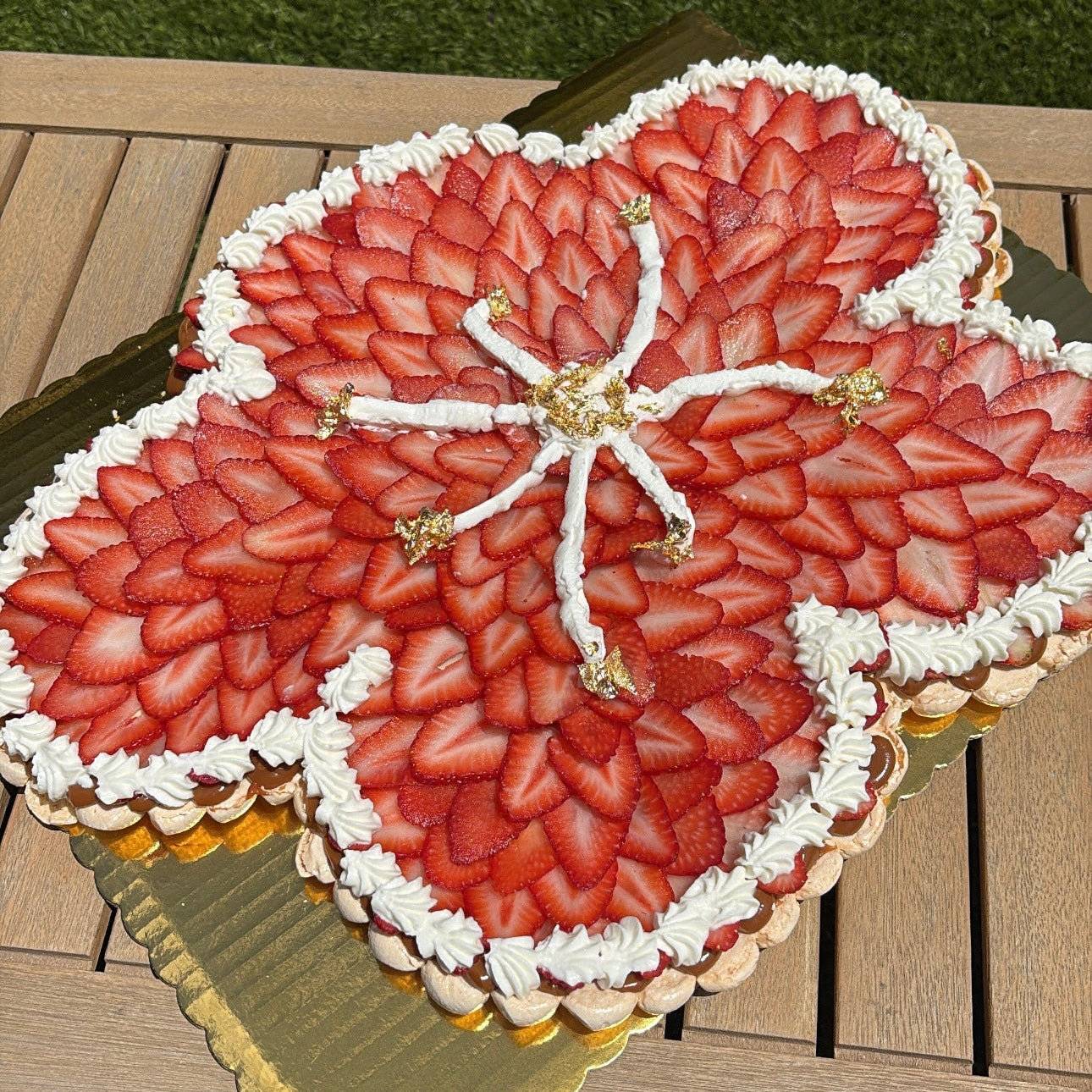 Custom Pavlova Cake