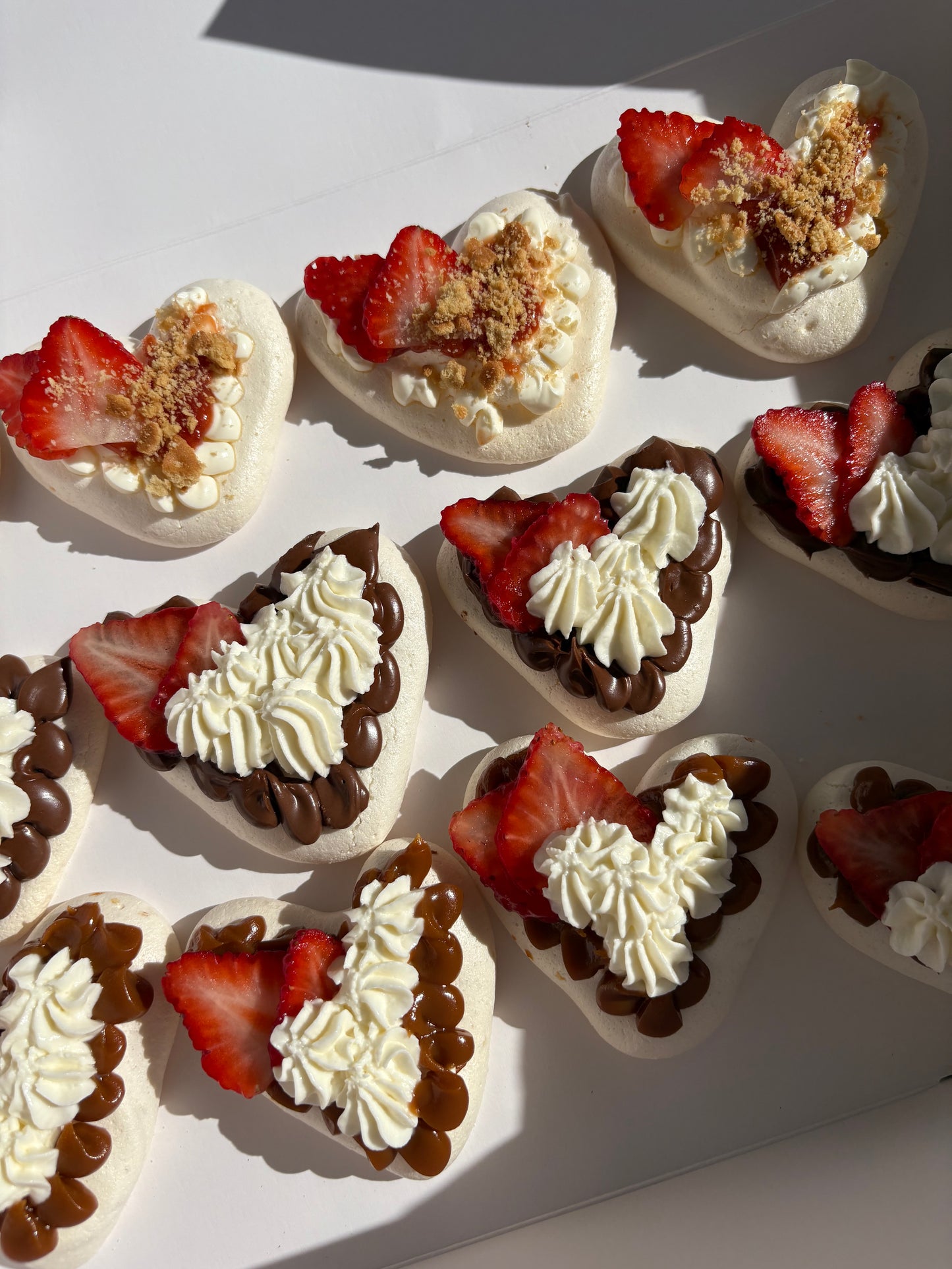 Pavlova Heart Bites