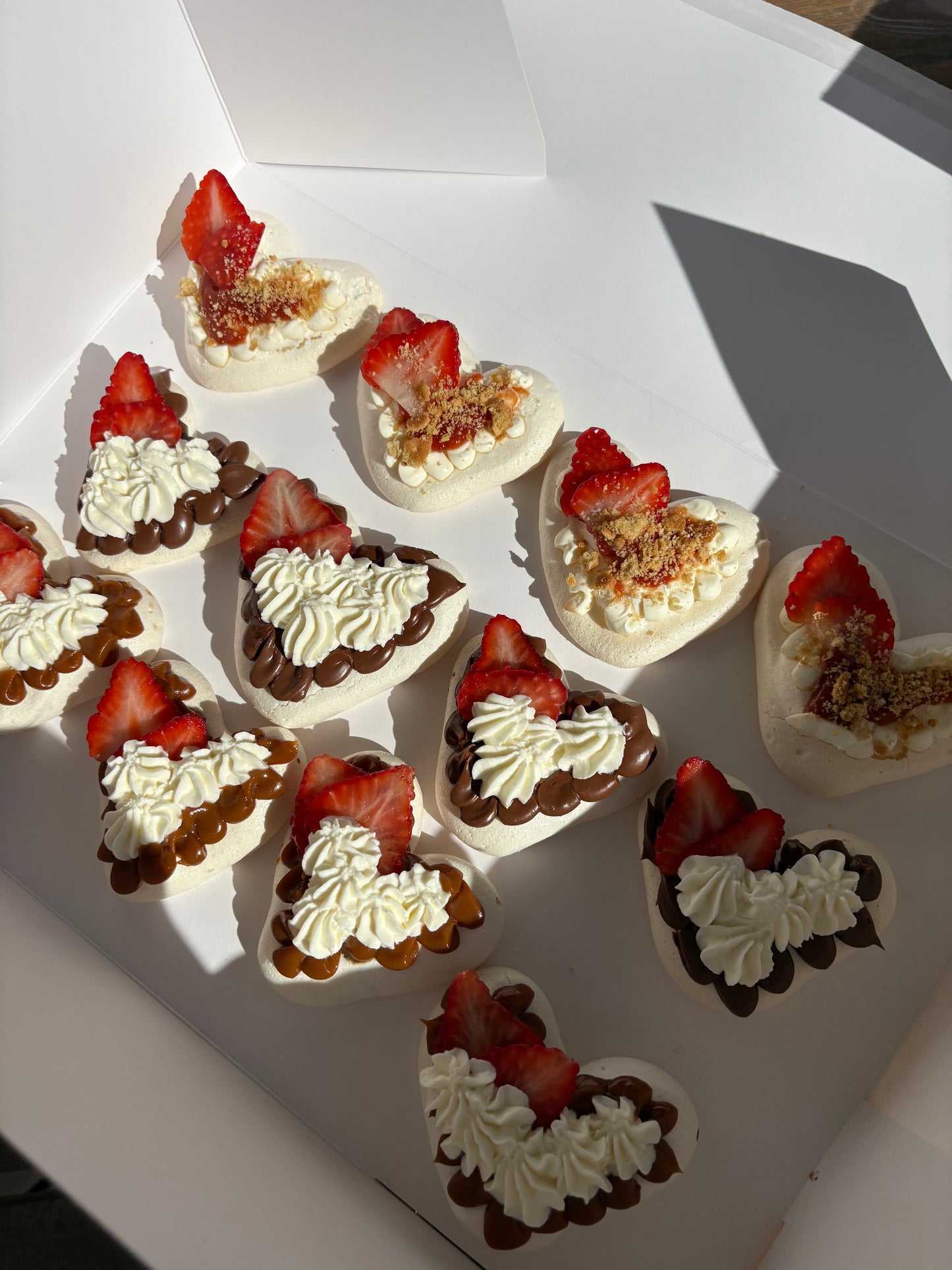 Pavlova Heart Bites